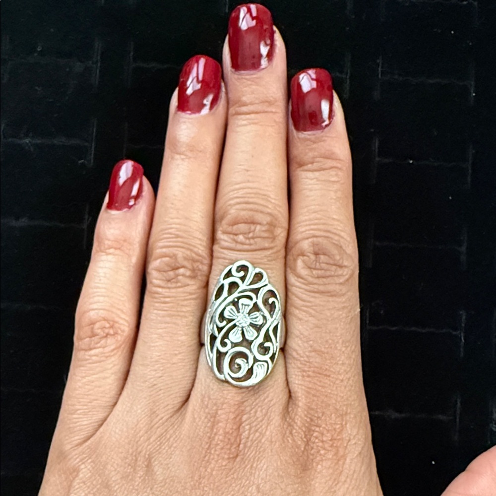 Elegant 925 Sterling Silver Filigree Ring size 7